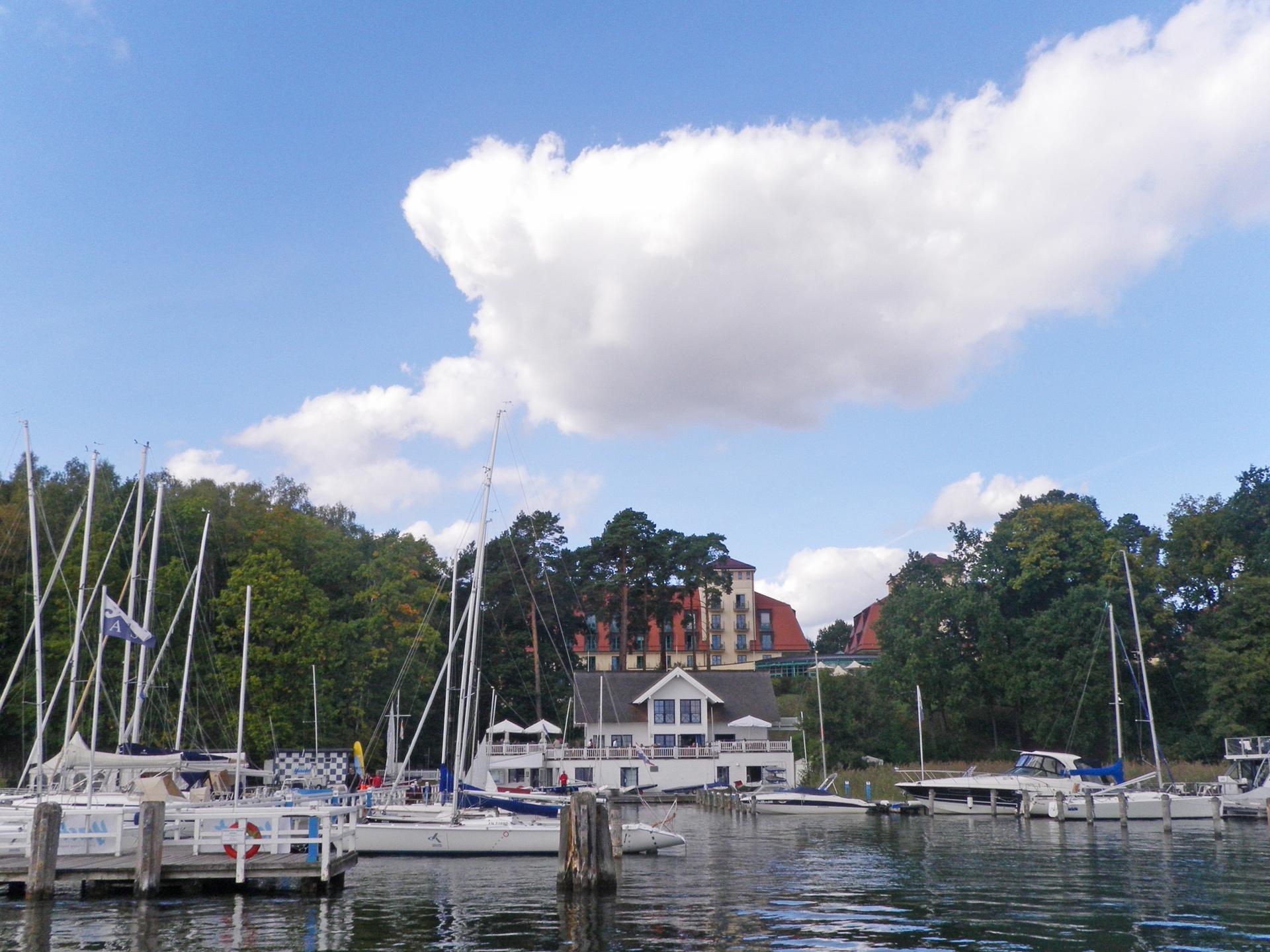 Precise Resort Bad Saarow Ngoại thất bức ảnh The marina at the Royal Lymington Yacht Club