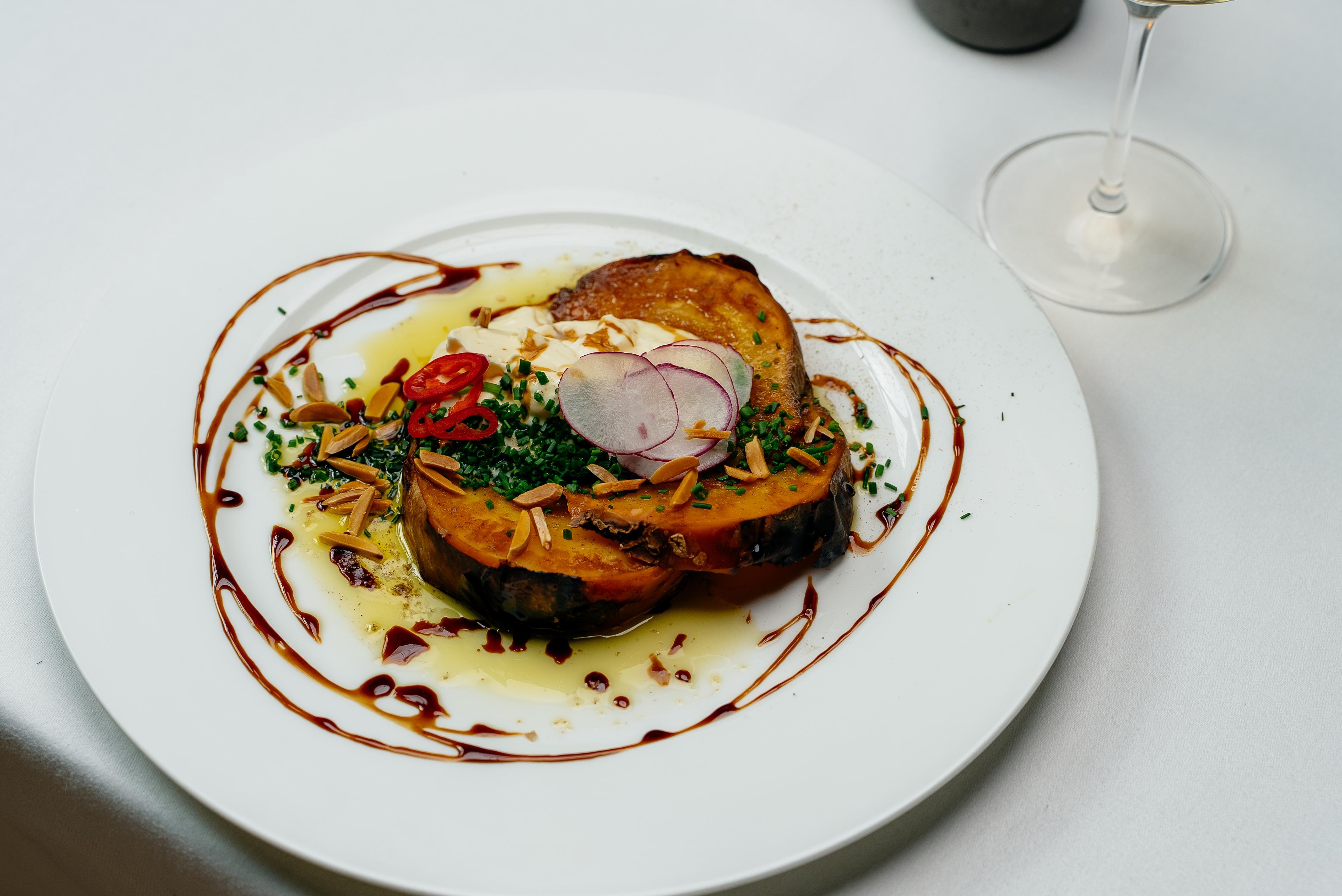 Precise Resort Bad Saarow Ngoại thất bức ảnh Aubergine with goat's cheese